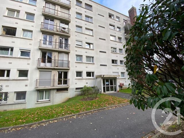 Appartement F5 à louer - 5 pièces - 81.89 m2 - DOMONT - 95 - ILE-DE-FRANCE - Century 21 Osmose